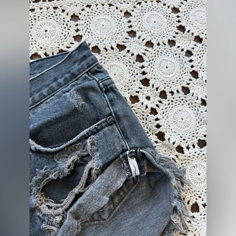 One Teaspoon x Free People Denim Shorts Faded Black Cuff Hem Size 28